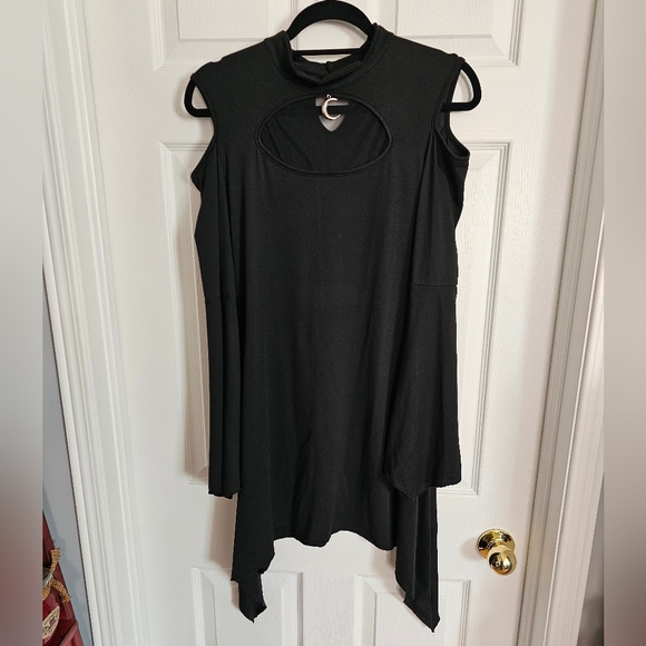 ROMWE Goth Solid Cut Out Asymmetrical Hem Dress - Picture 2 of 8